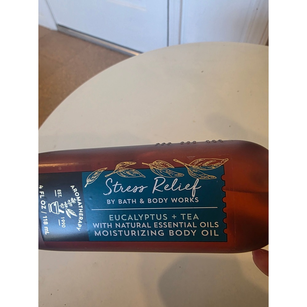 Bath & Body Works Aromatherapy Stress Relief Eucalyptus Tea Body Oil 4oz - Picture 3 of 3